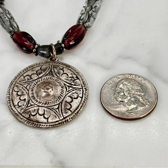 Glass Bead Medallion Necklace 18” Silver-tone Boho Circle Pendant Global… - Picture 8 of 10